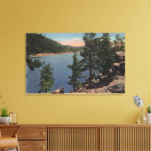 Aussicht auf den See durch die Pinien Leinwanddruck (Insitu (Wohnzimmer))