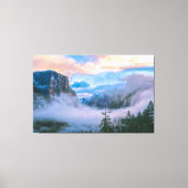 Aussicht auf den Yosemite-Tunnel im Nebel bei Sonn Leinwanddruck (Vorderseite)
