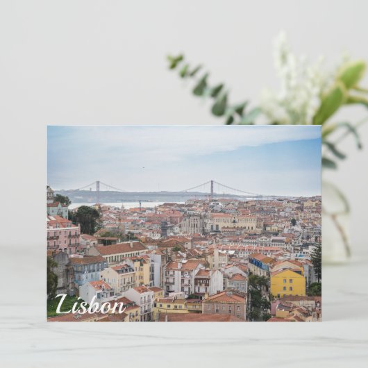 Aussicht auf die Altstadt von Lissabon und die Brü (Stehend Vorderseite)
