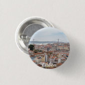 Aussicht auf die Altstadt von Lissabon und die Brü Button (Vorne & Hinten)