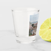 Aussicht auf die Altstadt von Lissabon und die Brü Schnapsglas (Links)