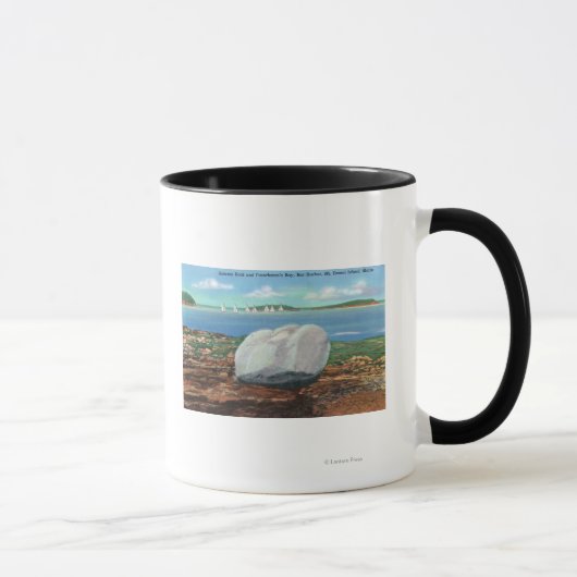 Aussicht auf die Bucht und den Balance-Felsen des Tasse (Rechts)