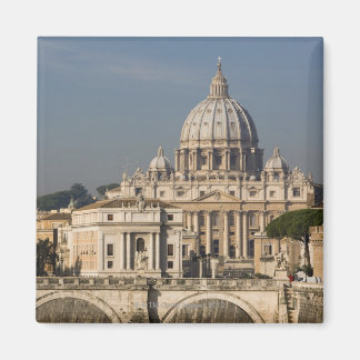 Aussicht auf die Kuppel des Petersdom mit Magnet