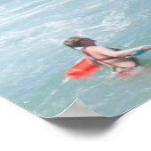 AUSSICHT AUF DIE MENSCHENGRUPPE AM STRAND POSTER (Ecke)