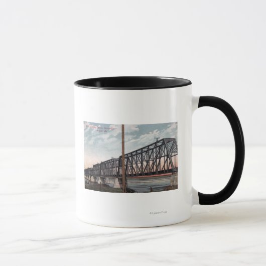 Aussicht auf die Nordpazifikbrücke Tasse (Rechts)