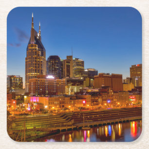 Aussicht auf die Skyline der Stadt bei Nacht Rechteckiger Pappuntersetzer