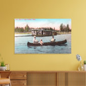 Aussicht auf ein Hausboot am See Leinwanddruck (Insitu (Wohnzimmer))