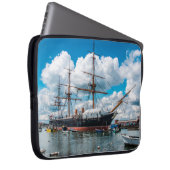 Aussicht auf eine Viktorianische Panzerfledermaus Laptopschutzhülle (Vorne Rechts)