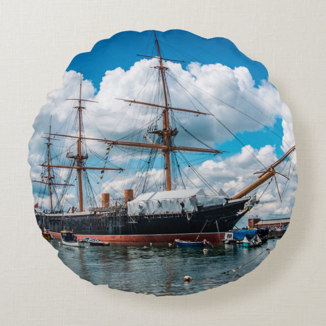 Aussicht auf eine Viktorianische Panzerfledermaus Rundes Kissen (Vorderseite)