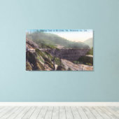 Aussicht auf einen Logging-Zug über die Elk-Creek- Leinwanddruck (Insitu (Holzboden))