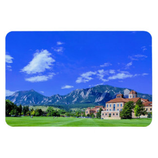 Aussicht auf Flatirons vom CU Campus in Boulder, C Magnet