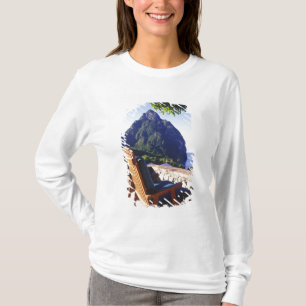 Aussicht auf Gros Piton vom Stonefield Anwesen Vil T-Shirt