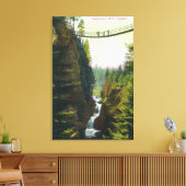 Aussicht auf Lynn Canyon Hängebrücke Leinwanddruck (Insitu (Wohnzimmer))