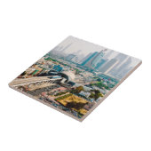 Aussicht auf Metrolinie und Wolkenkratzer Fliese (Seite)