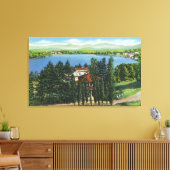 Aussicht auf Mirror Lake und Mirror Lake Inn Leinwanddruck (Insitu (Wohnzimmer))