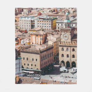 Aussicht auf Piazza Maggiore Platz und San Petr Fleecedecke