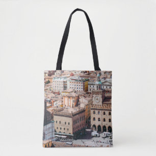 Aussicht auf Piazza Maggiore Platz und San Petr Tasche
