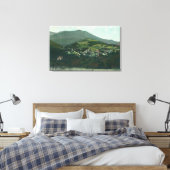 Aussicht aus der Luft auf die Stadt und den Berg T Leinwanddruck (Insitu (Schlafzimmer))