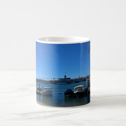 Aussicht von Balboa Island, Newport Beach, Kalifor Kaffeetasse (Mittel)