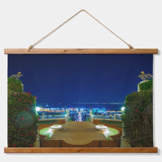 Aussicht von den Bahá’í Terrassen des Arc. Wandteppich Mit Holzrahmen (Vorne)