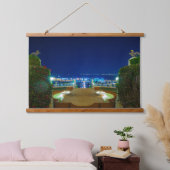 Aussicht von den Bahá’í Terrassen des Arc. Wandteppich Mit Holzrahmen (Schlafzimmer)