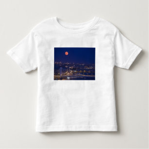 Aussicht von der Fischereizone neben Matyas Kleinkind T-shirt