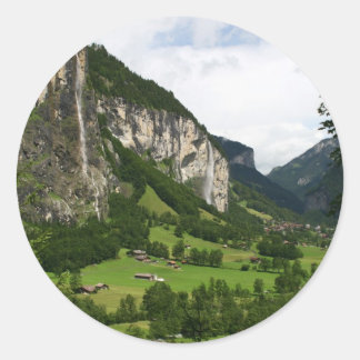 Aussicht von Trummelbach Falls, Lauterbrunnen CH Runder Aufkleber