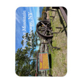 Aussichtsberg im George New Yorker See Magnet (Vertikal)
