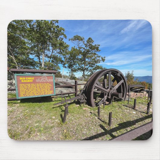 Aussichtsberg im George New Yorker See Mousepad (Vorne)