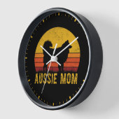 Aussie Mama Australian Shepherd Dog Mama Retro Uhr (Winkel)