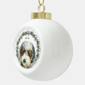 Aussiedoodle Dog Personalisiert Holiday Wreath Keramik Kugel-Ornament (Rechts)
