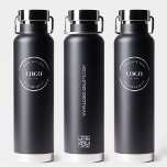 Ausstellung gibt Business-Logo QR-Code schwarz Trinkflasche<br><div class="desc">Machen Sie eine Aussage mit Ihrem Firmenlogo auf einer beruflichen Schwarzwasserflasche. Erhöhen Sie den Webverkehr und die Verlobung Ihrer Kunden mit dem benutzerdefinierten QR-Code-Generator auf der Flasche, der direkt auf Ihre Website verlinken kann. Verpassen Sie nicht diese einmalige Werbemöglichkeit! Passen Sie Ihre Wasserflaschen heute an. Geben Sie diese in einer...</div>