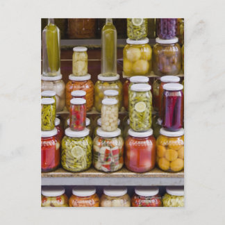 Ausstellung von picklierten Früchten und Gemüse. Postkarte