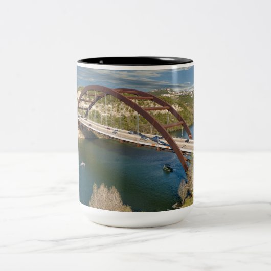 Austin Hwy 360 Pennybacker Bridge Zweifarbige Tasse (Mittel)