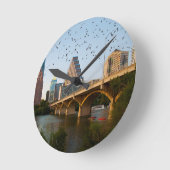 Austin, Texas Congress Bridge Bats Runde Wanduhr (Winkel)