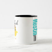 Austin TX Chick-2 Zweifarbige Tasse (Mittel)