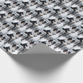 Austrailan Shepherd mit Winterskarf Geschenkpapier (Ecke)