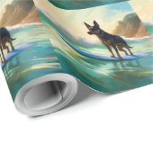 Australian Kelpie Beach Surfing Painting Geschenkpapier (Rolleneckpunkt)