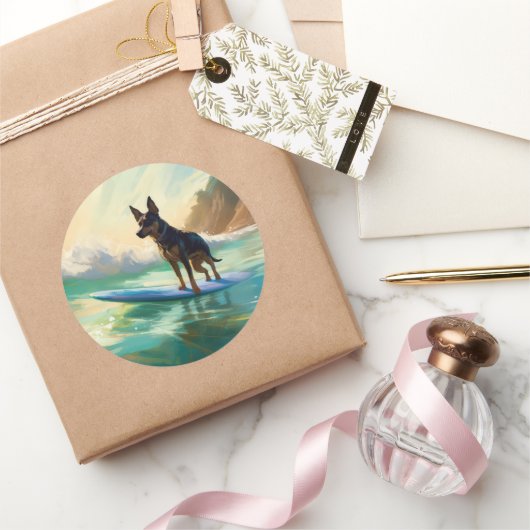 Australian Kelpie Beach Surfing Painting Runder Aufkleber (Schenken)