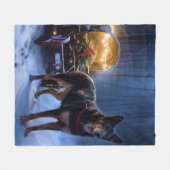 Australian Kelpie Snowy Sleigh Weihnachtsdekor Fleecedecke (Vorderseite (Horizontal))