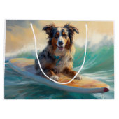 Australian Shepherd Beach Surfing Painting Große Geschenktüte (Rückseite)