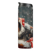 Australian Shepherd Dog Christmas Festive Thermosbecher (Nach rechts gedreht)