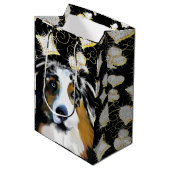 Australian Shepherd Mittlere Geschenktüte (Vorderseite Schrägansicht)