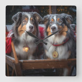 Australian Shepherd Snowy Sleigh Weihnachtsdekor Quadratische Wanduhr (Vorderseite)