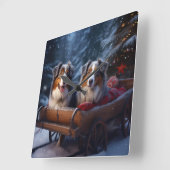 Australian Shepherd Snowy Sleigh Weihnachtsdekor Quadratische Wanduhr (Winkel)
