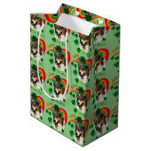 Australian Shepherd St. Patricks Day Mittlere Geschenktüte (Rückseite Schrägansicht)
