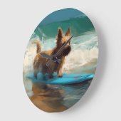 Australian Terrier Beach Surfing Painting Große Wanduhr (Winkel)