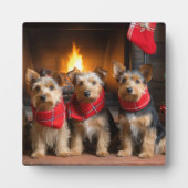 Australian Terrier by Fireplace Christmas Fotoplatte (Vorderseite)