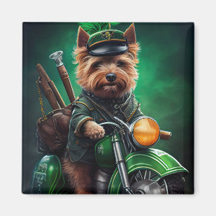 Australian Terrier fährt Fahrrad am St. Patrick's Magnet