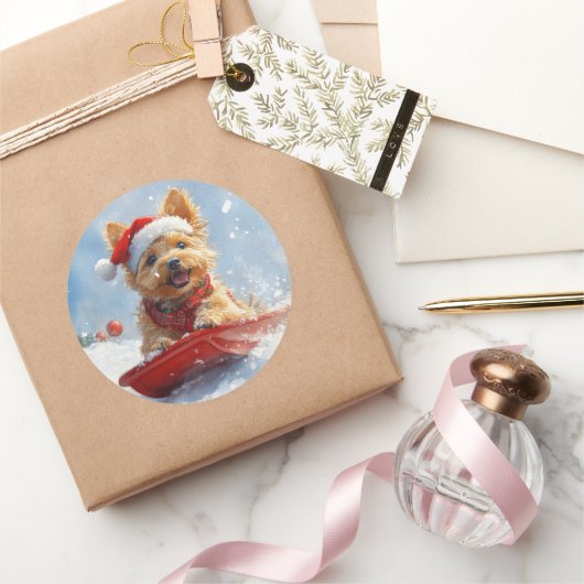Australian Terrier in Sledge Let it Snow Christmas Runder Aufkleber (Schenken)